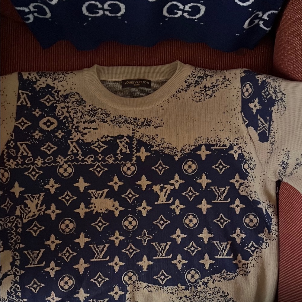 Louis Vuitton Beige and Navy Sweater